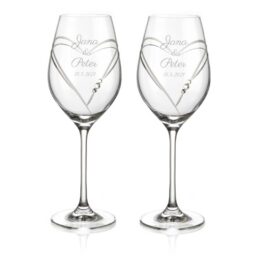 Dva svadobné poháre Hearts na biele a ružové víno - vrátane gravírovania písmom Parisienne